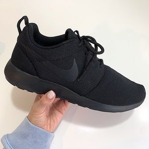 Nike Roshe Sneakers.